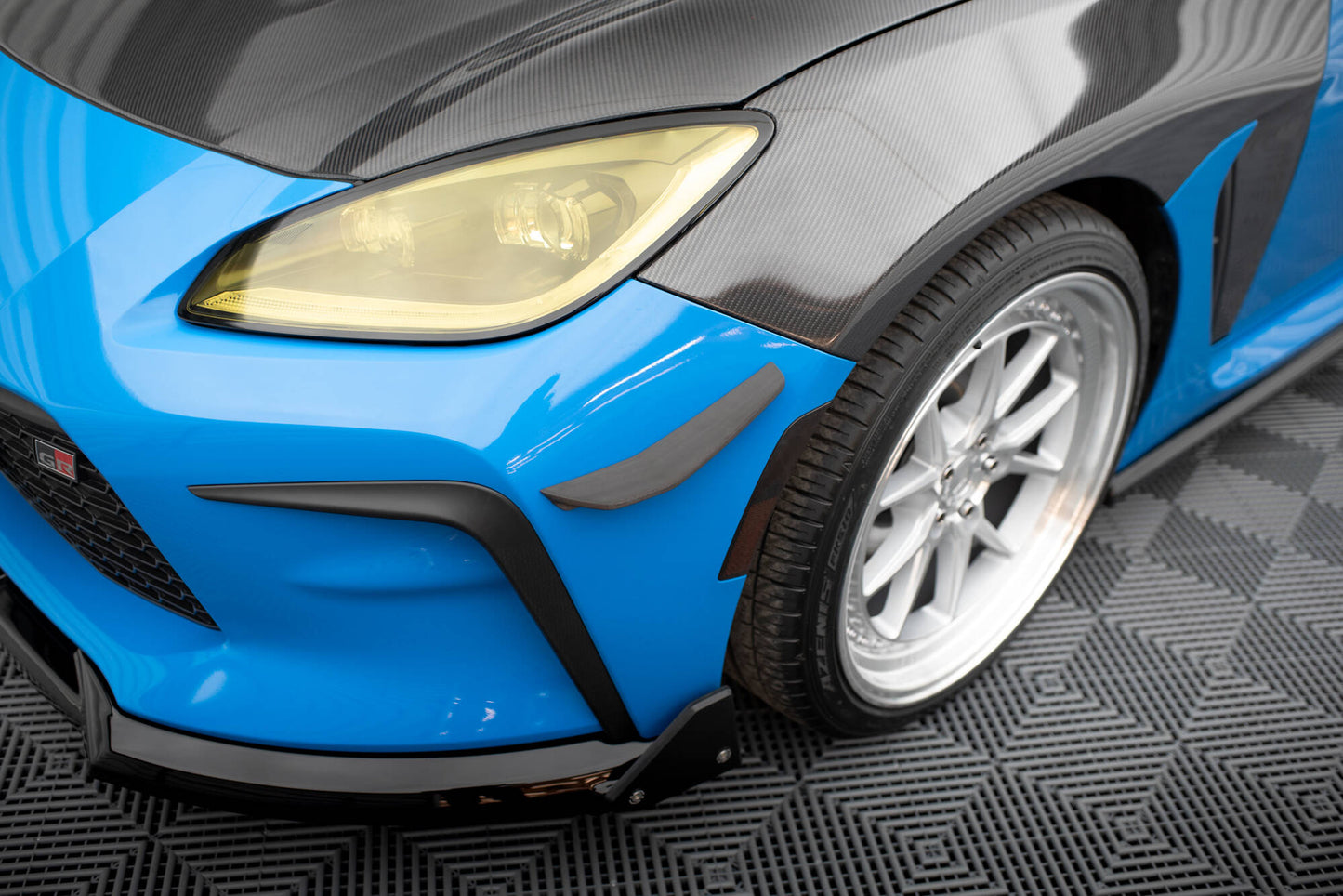 Etupuskurin siivet (kanaattorit) Toyota GR86 MK1