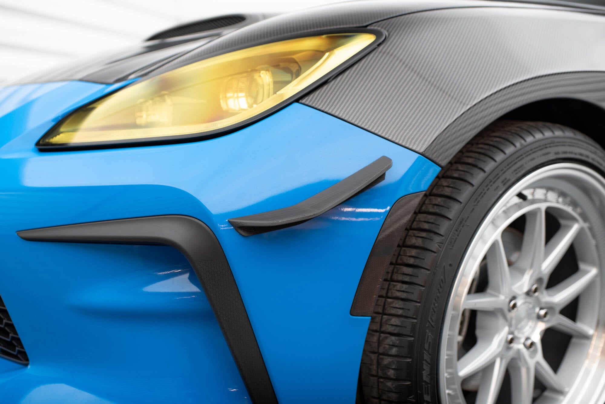 Etupuskurin siivet (kanaattorit) Toyota GR86 MK1