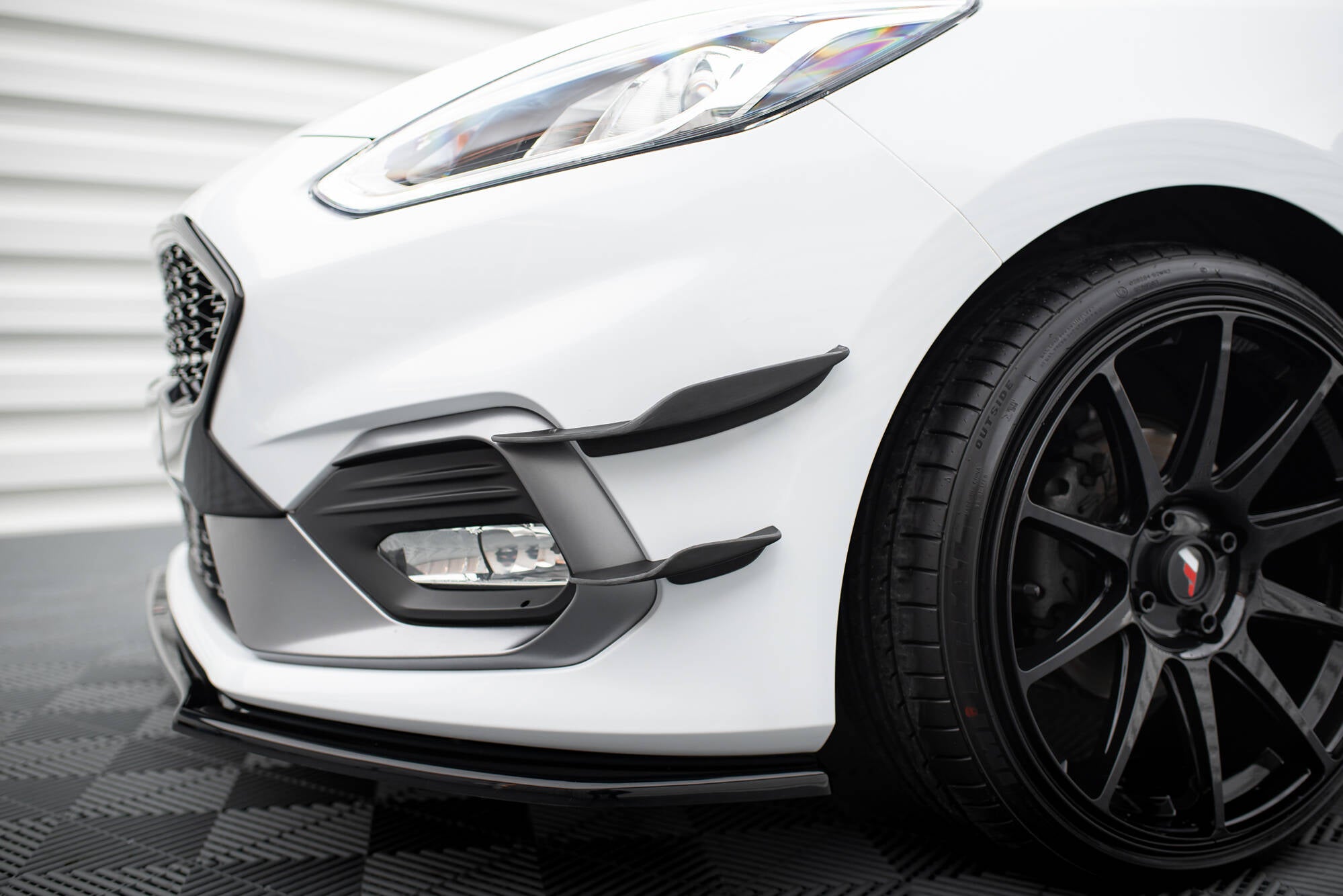 Forreste kofangervinger (canards) v.2 Ford Fiesta MK8 ST / ST-line
