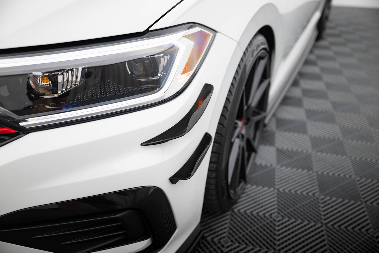 Etupuskurin siivet (Canards) Volkswagen Jetta Gli Mk7