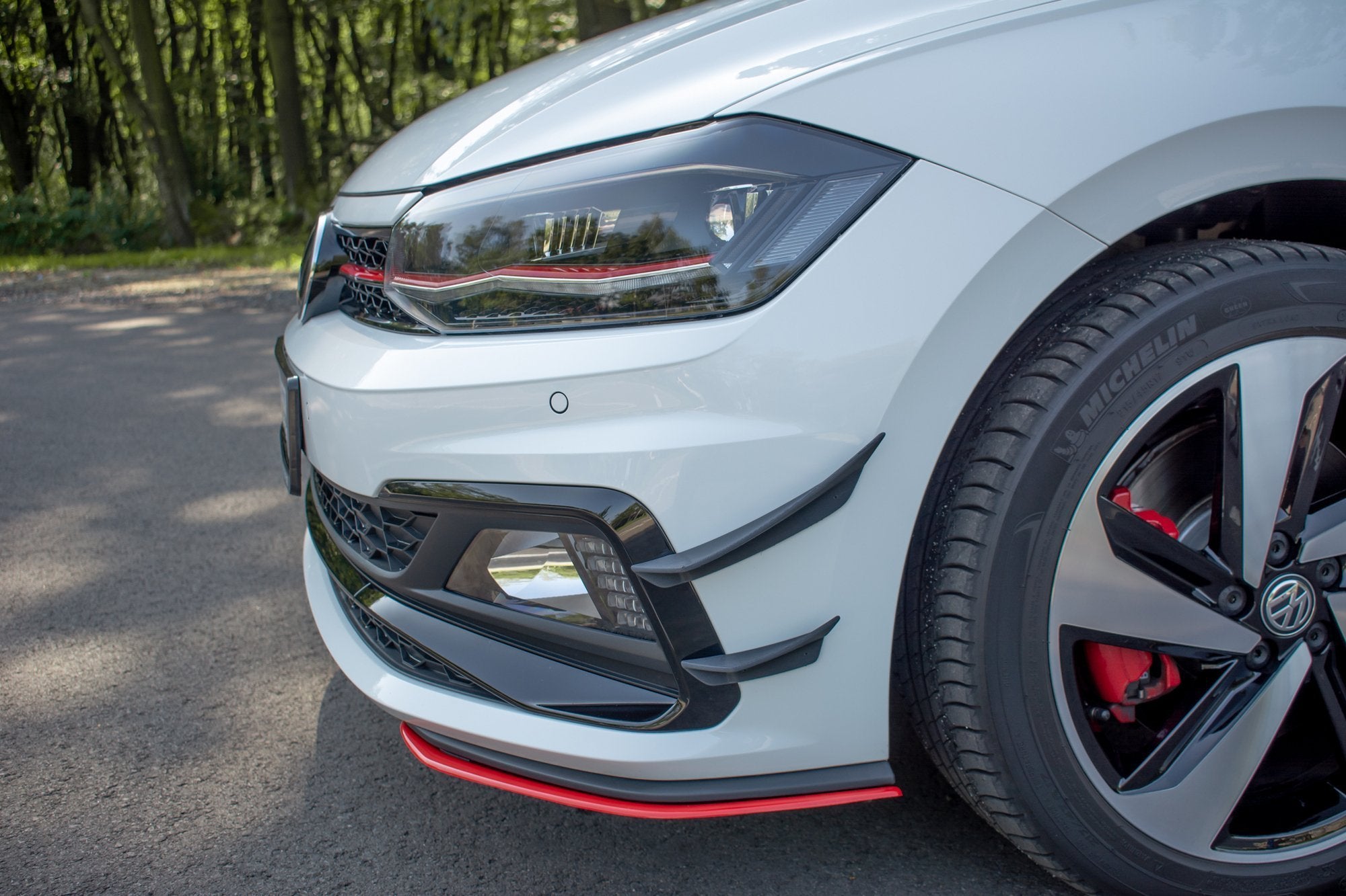 Etupuskurin siivet (Canards) Volkswagen Polo GTI MK6
