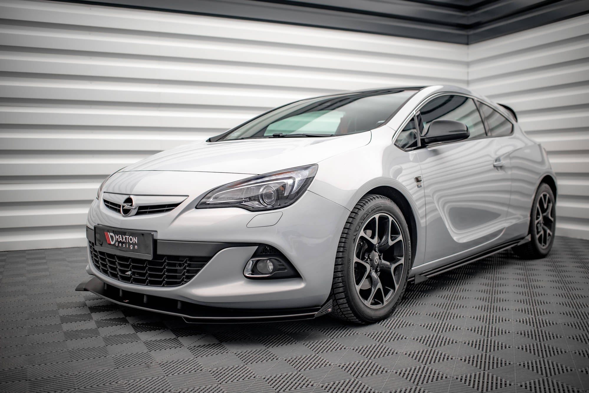 Etuläpät Opel Astra GTC OPC-Line J