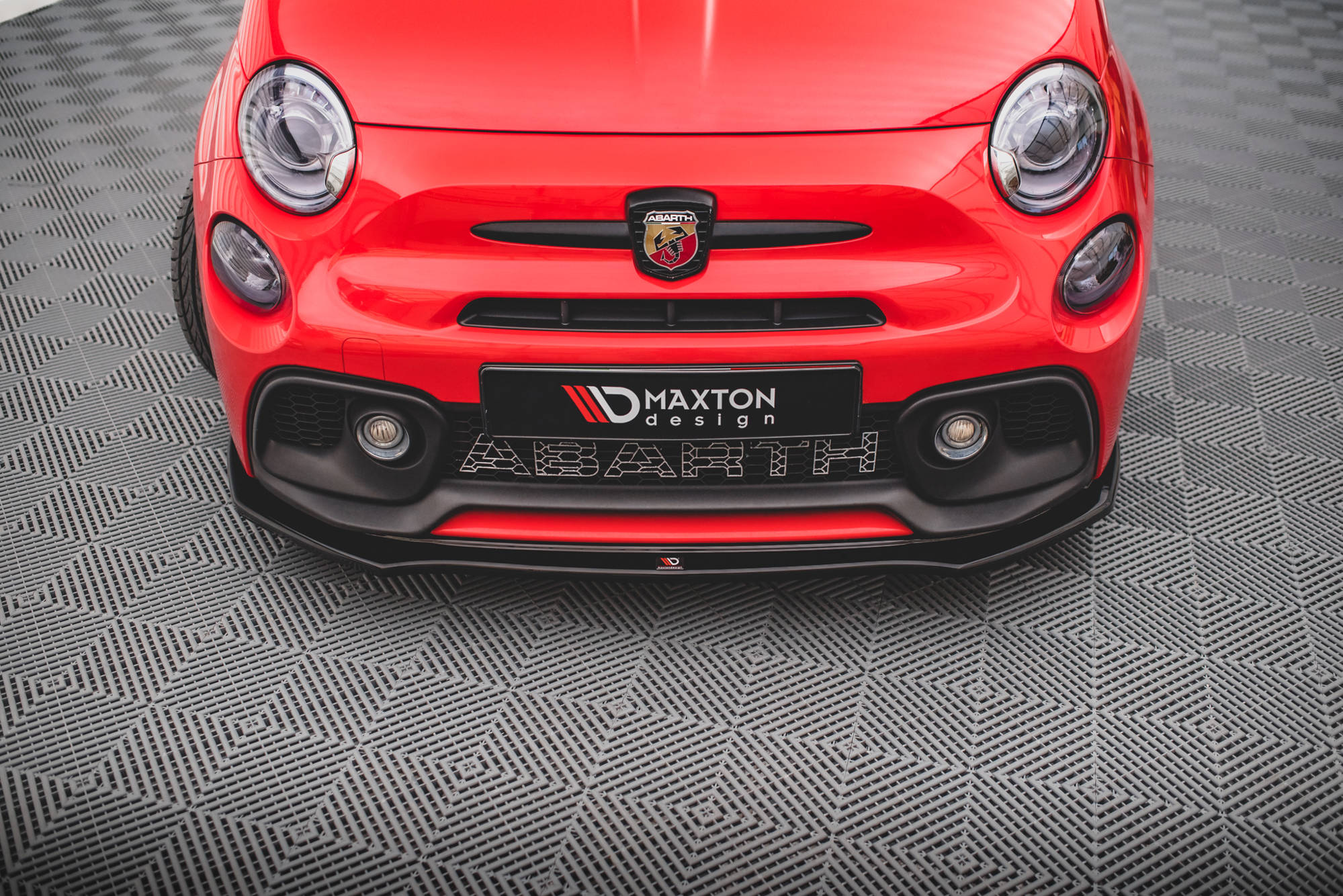 Etujakaja Abarth 595 Mk1 kasvojenkorotus