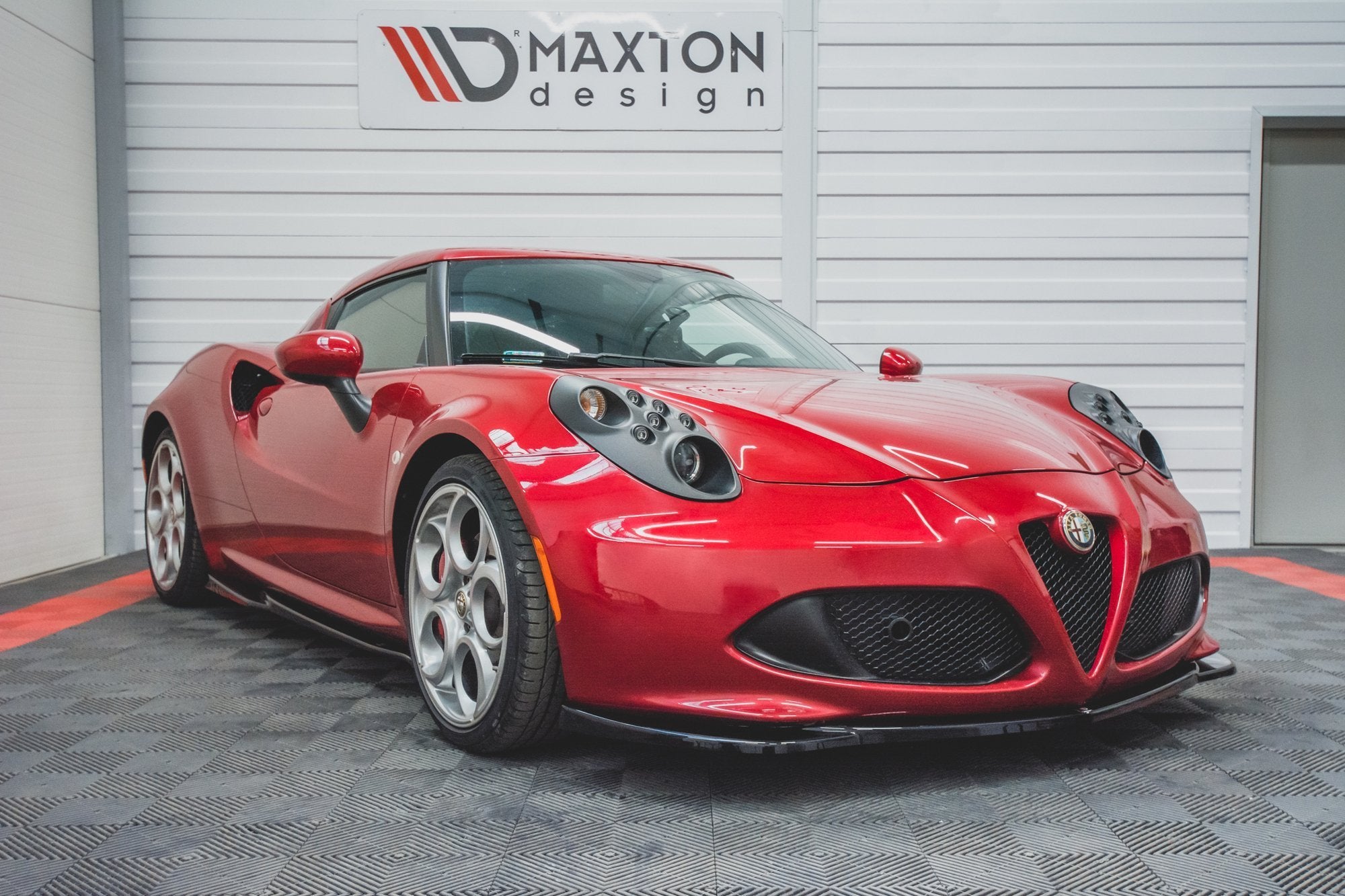 Front halkaisee Alfa Romeo 4C