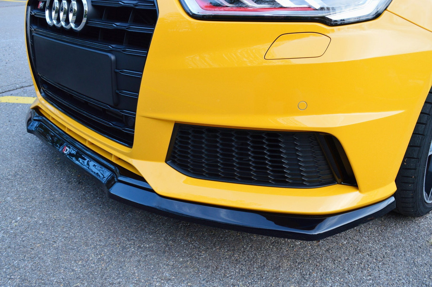 Front splitter audi s1 8x