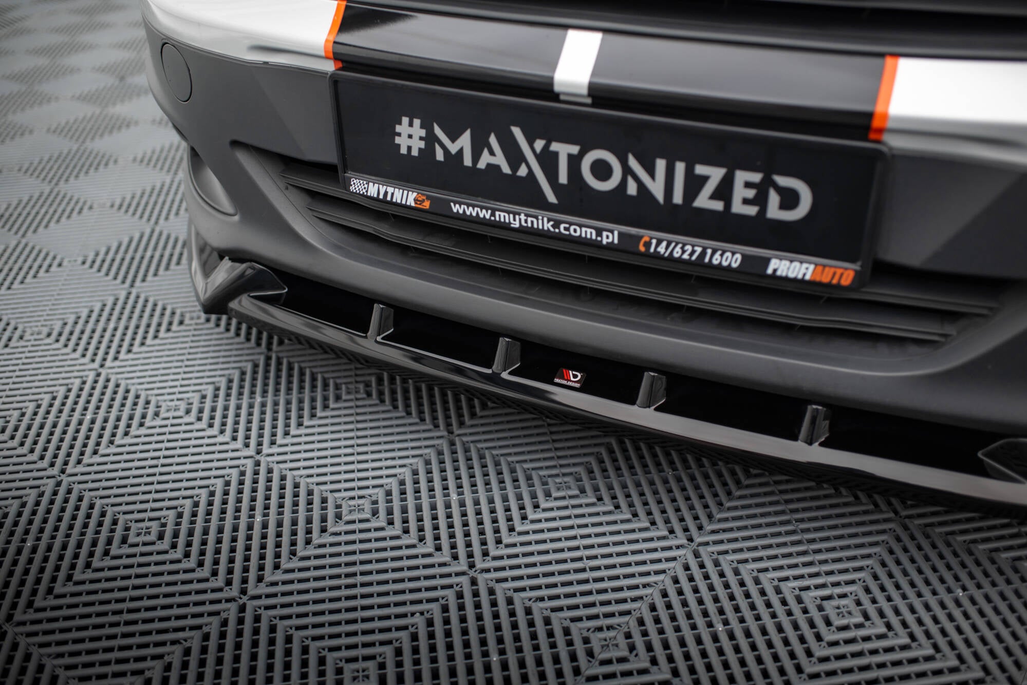 Front Shkitter Ford Transit Courier MK1