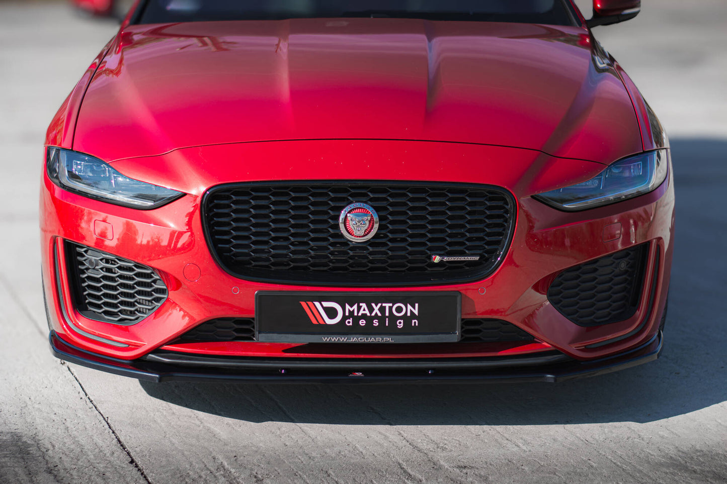 Front Split Jaguar XE R-Dynaamic X760 Facelift