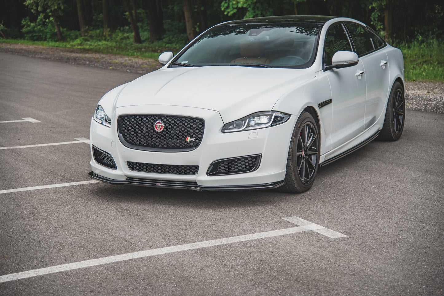 Front Split Jaguar XJ R-Sports X351 Facelift