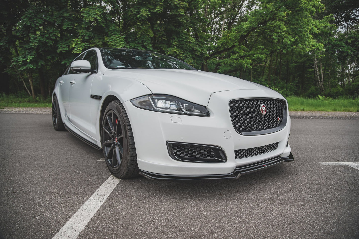 Front Split Jaguar XJ R-Sports X351 Facelift