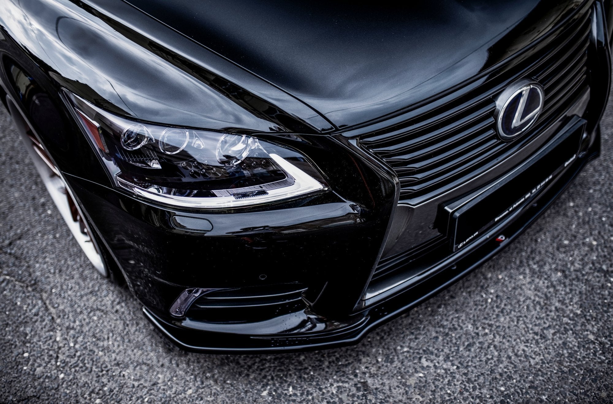 Front Split Lexus LS MK4 -kasvojenkorotus