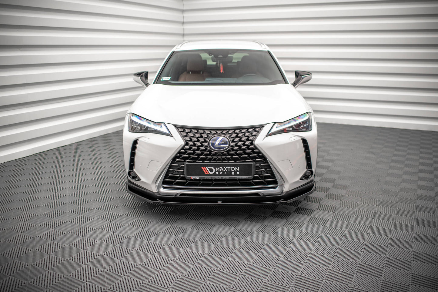 Front halkaisee Lexus UX MK1