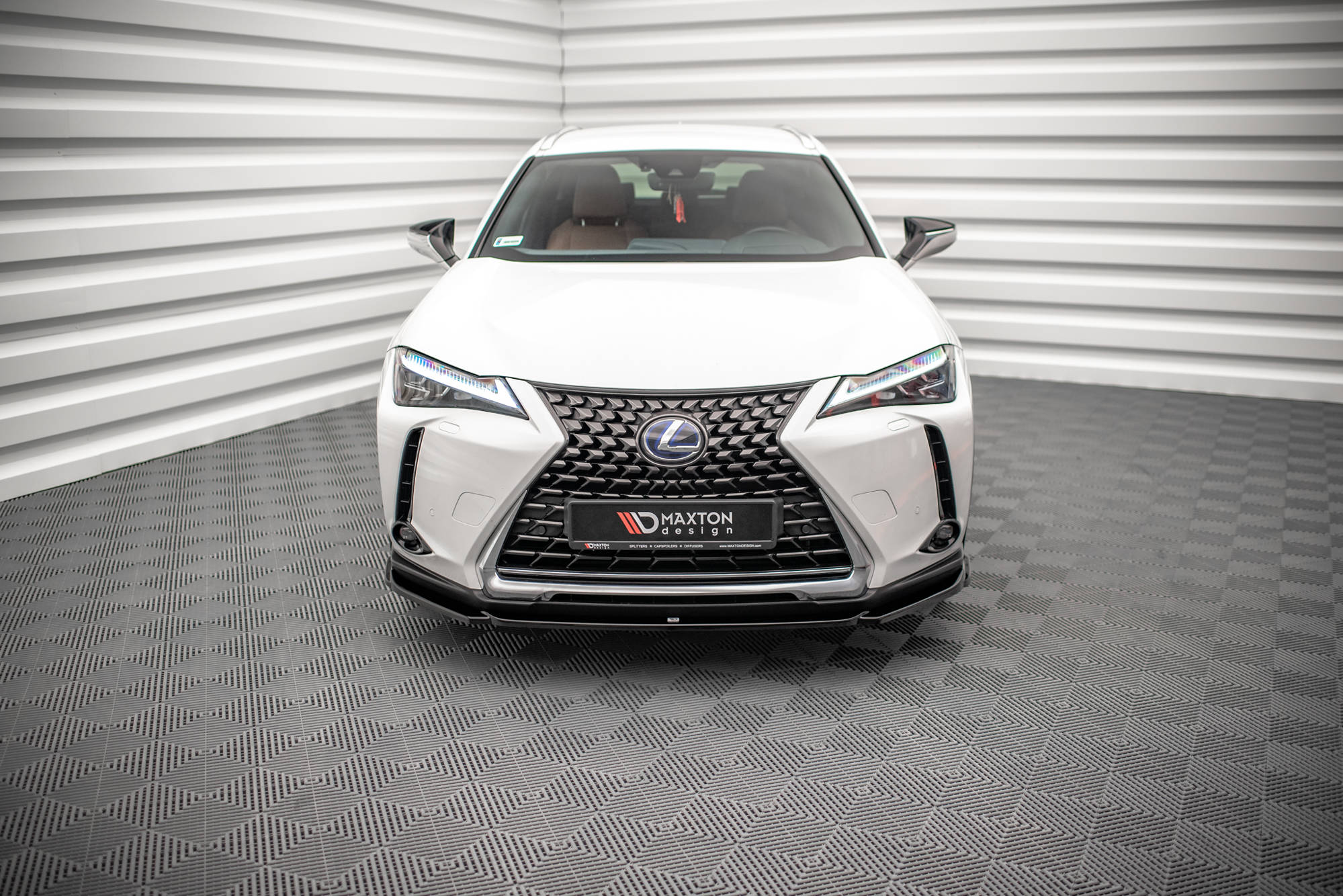 Front halkaisee Lexus UX MK1