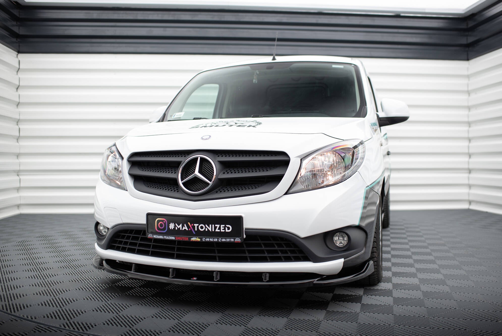 Front halkeaa Mercedes-Benz Citan W415