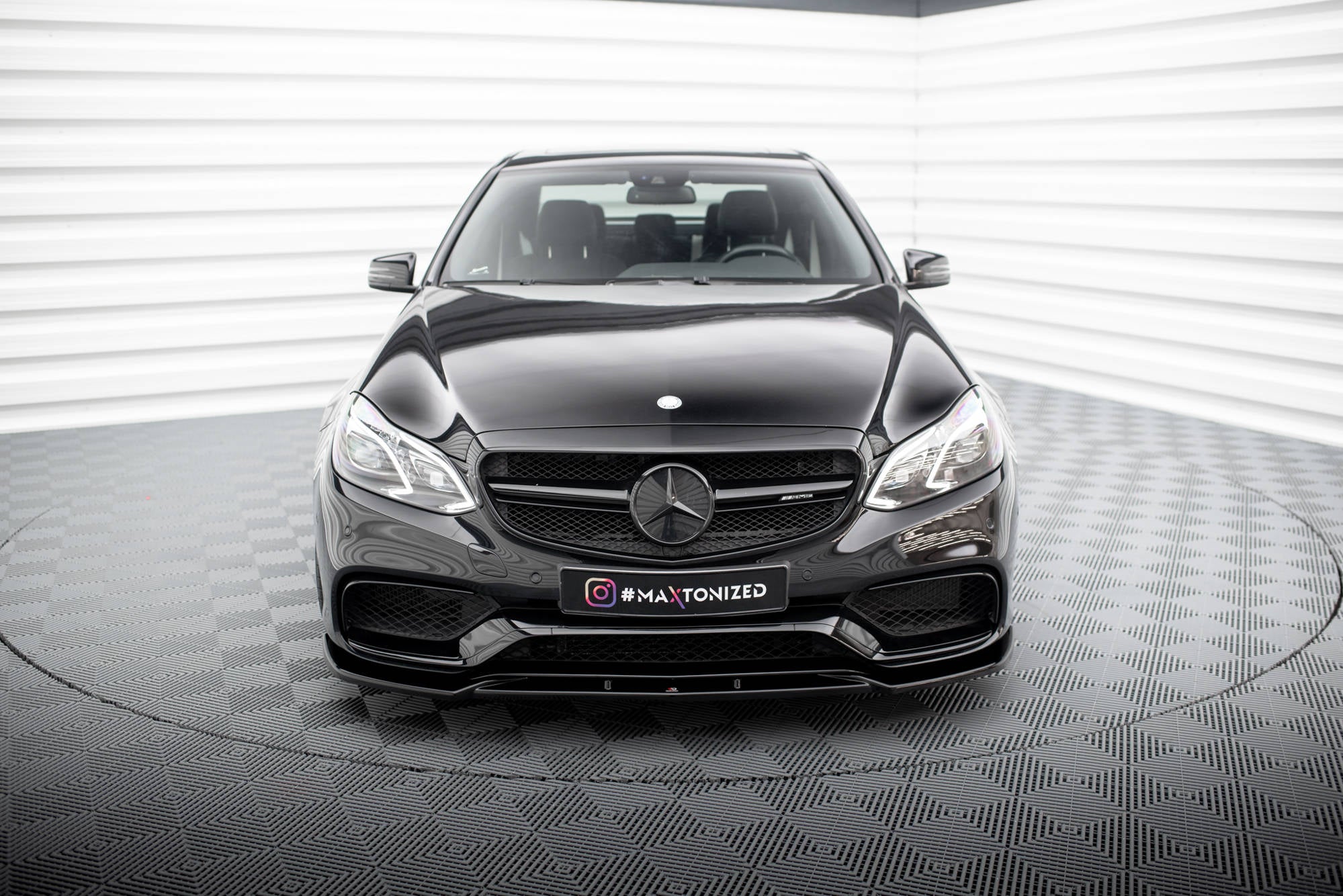 Etujakaja Mercedes-Benz E63 AMG W212 Facelifti