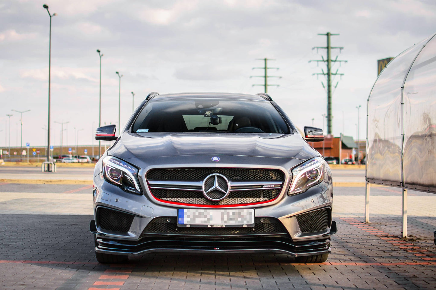 Front halkeaa Mercedes-Benz Gla 45 AMG