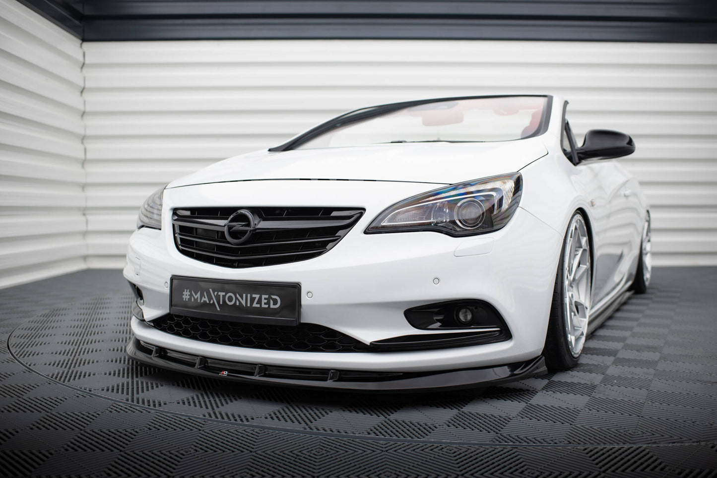 Front halkaisee opel cascada
