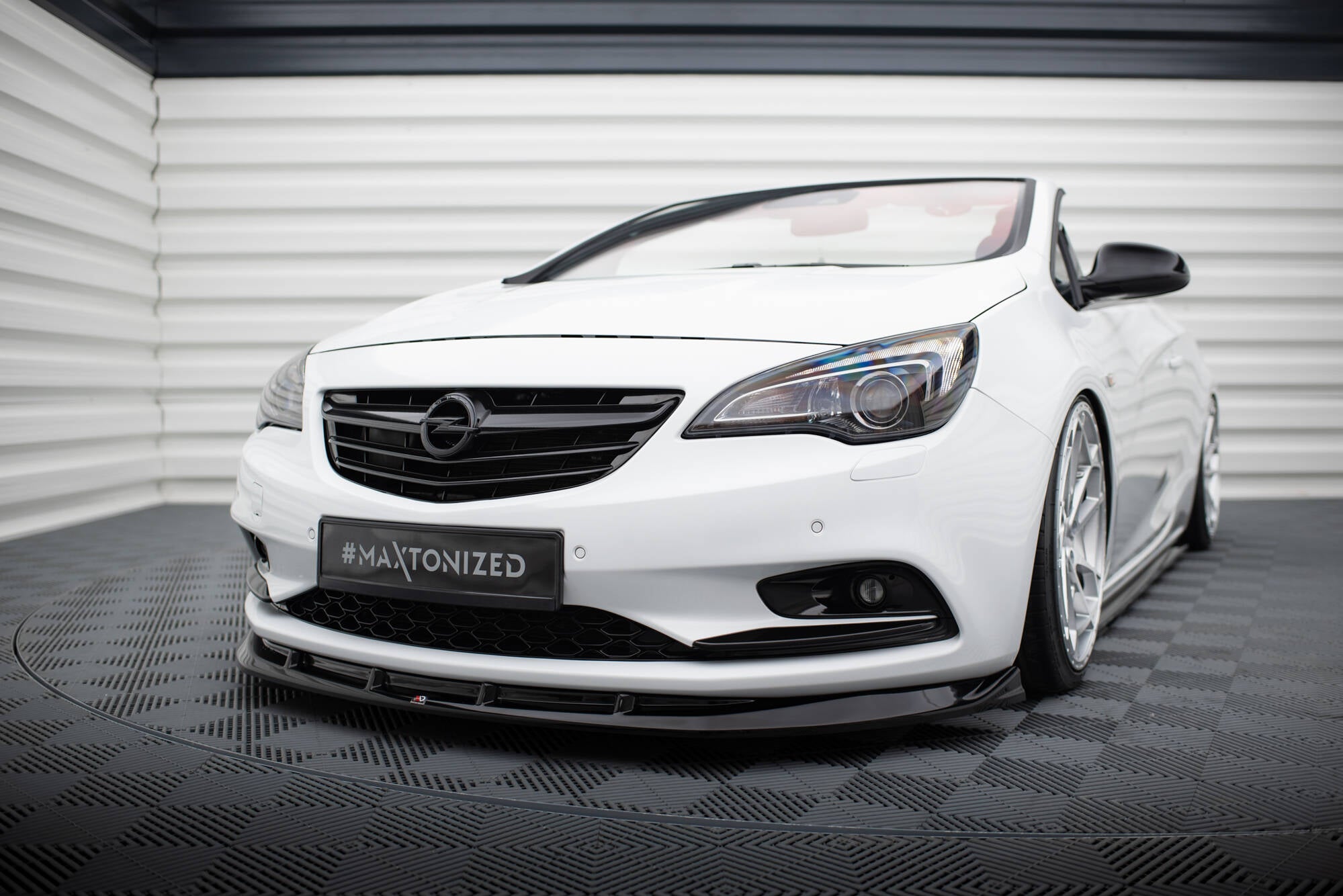 Front splitter Opel Cascada
