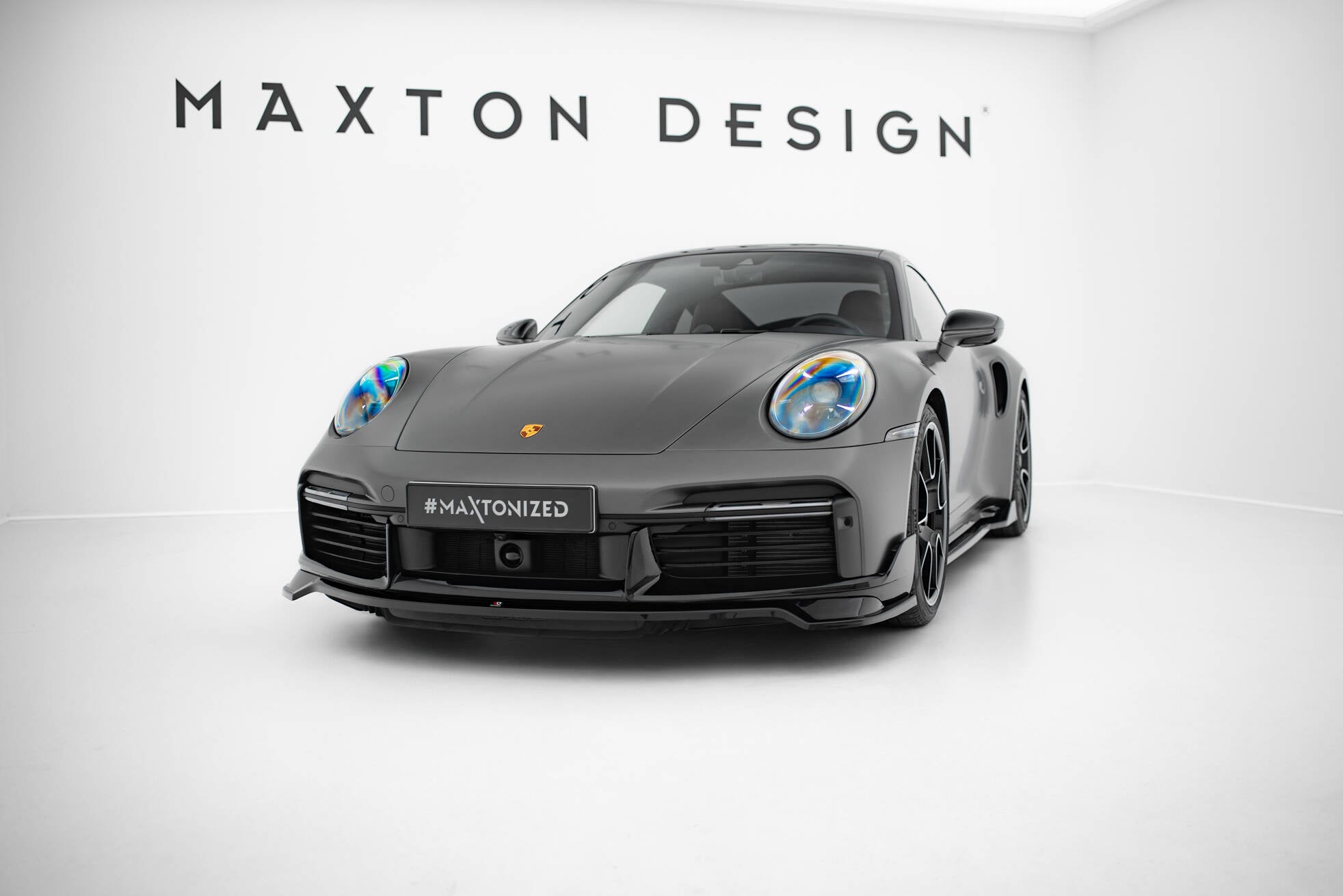 Front Split Porsche 911 Turbon urheilupaketti 992