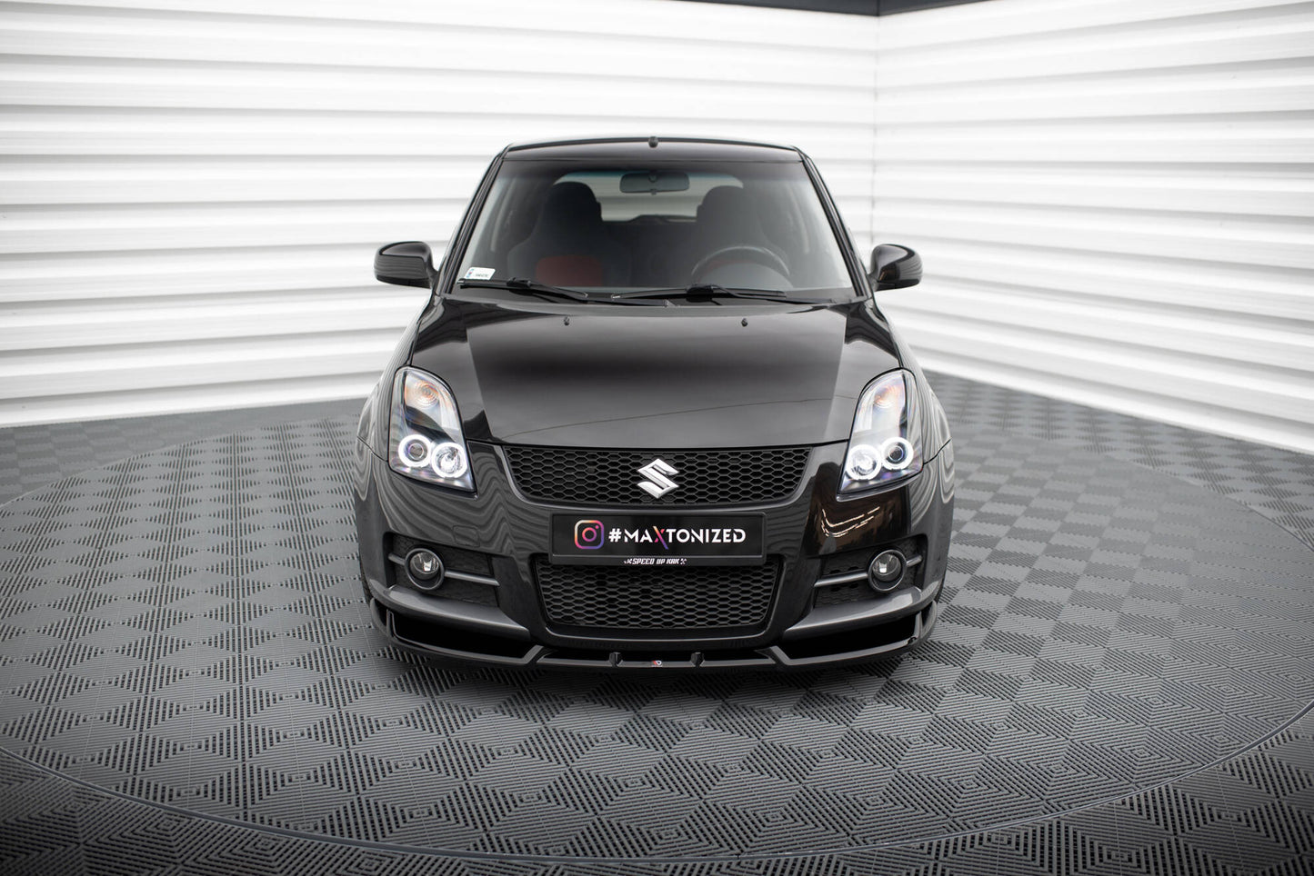 Front halkaisee Suzuki Swift Sport Mk4