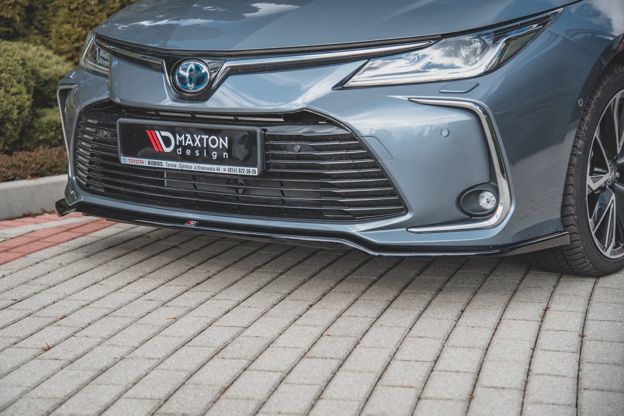 Etujakaja Toyota Corolla xii siitä lähtien