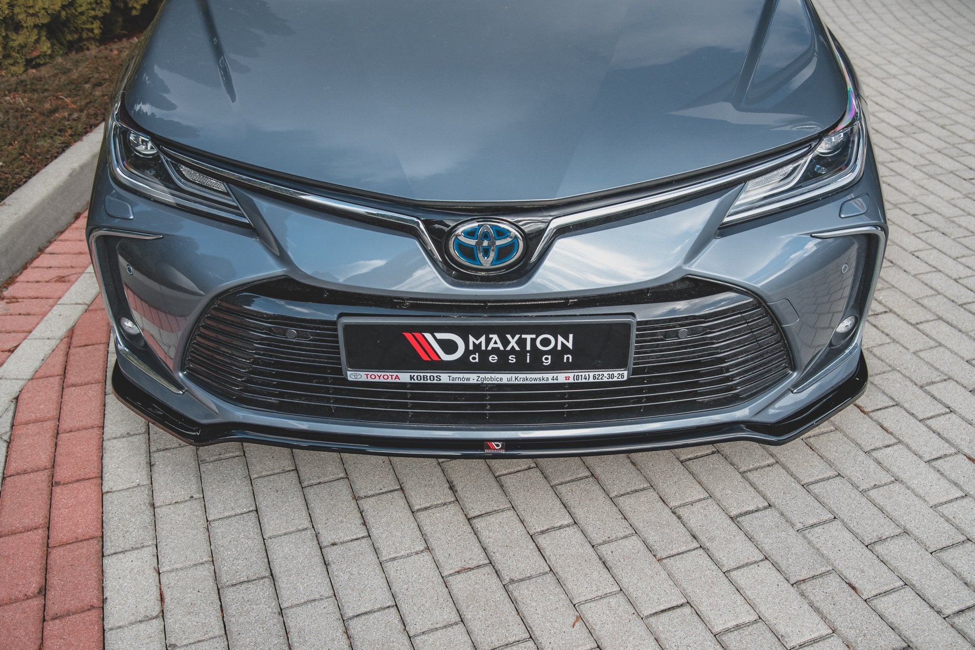 Etujakaja Toyota Corolla xii siitä lähtien