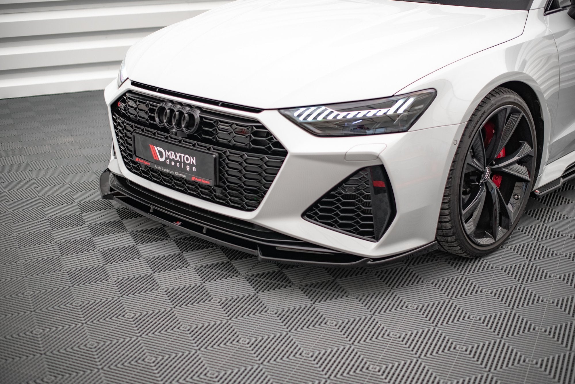 Front splitter v.1 audi rs7 c8