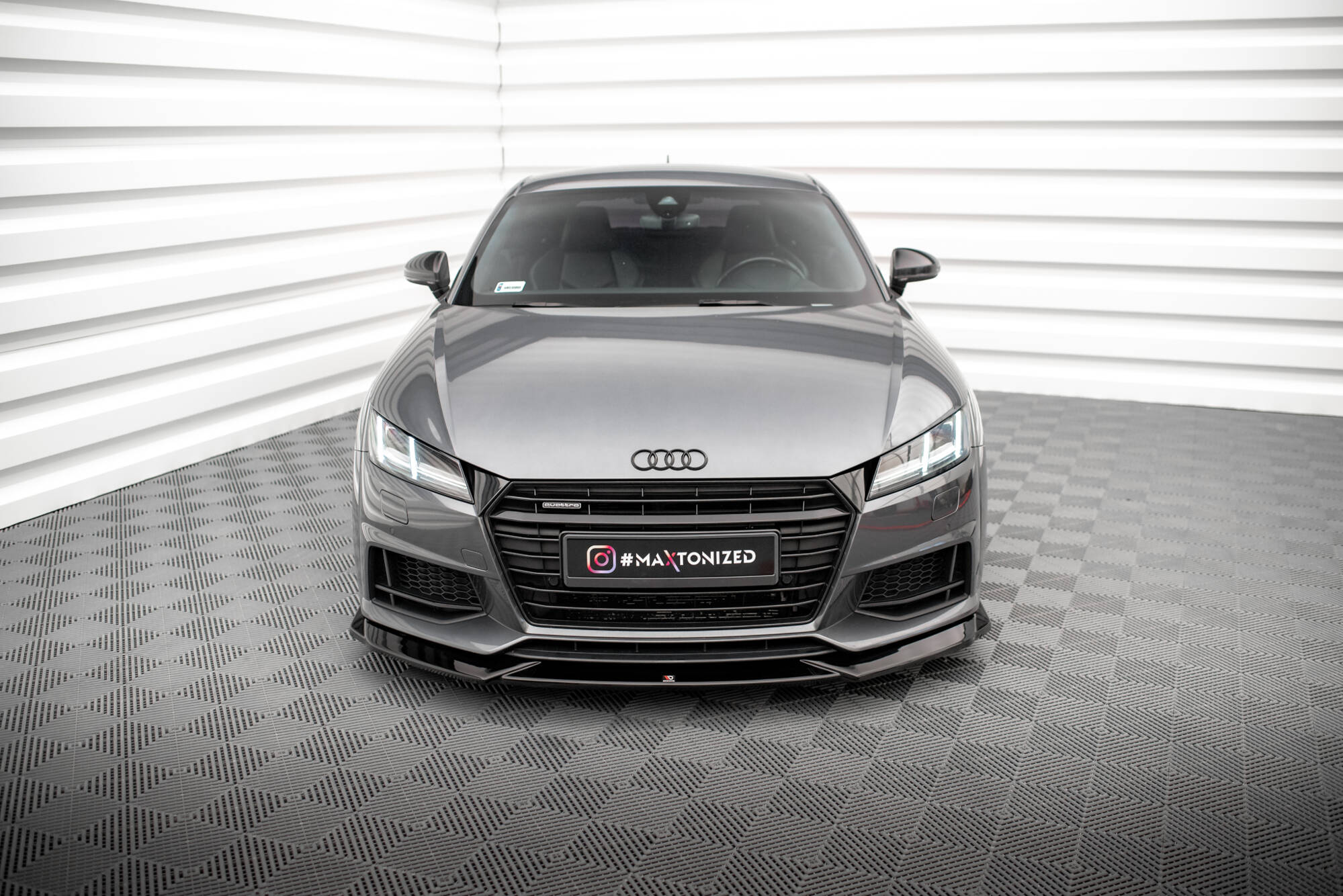 Front Splits v.1 Audi TT S / S-Line 8s
