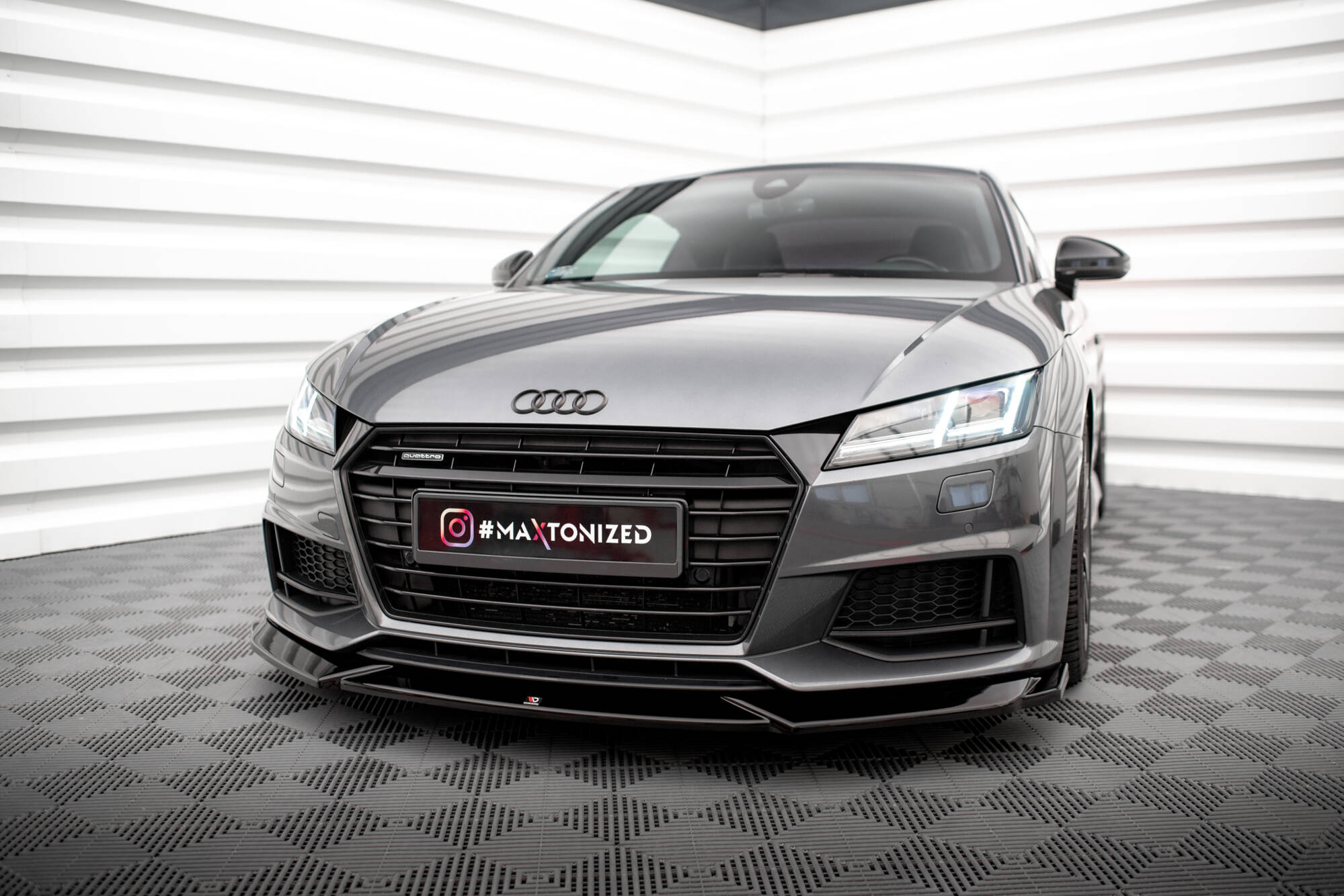 Front Splits v.1 Audi TT S / S-Line 8s