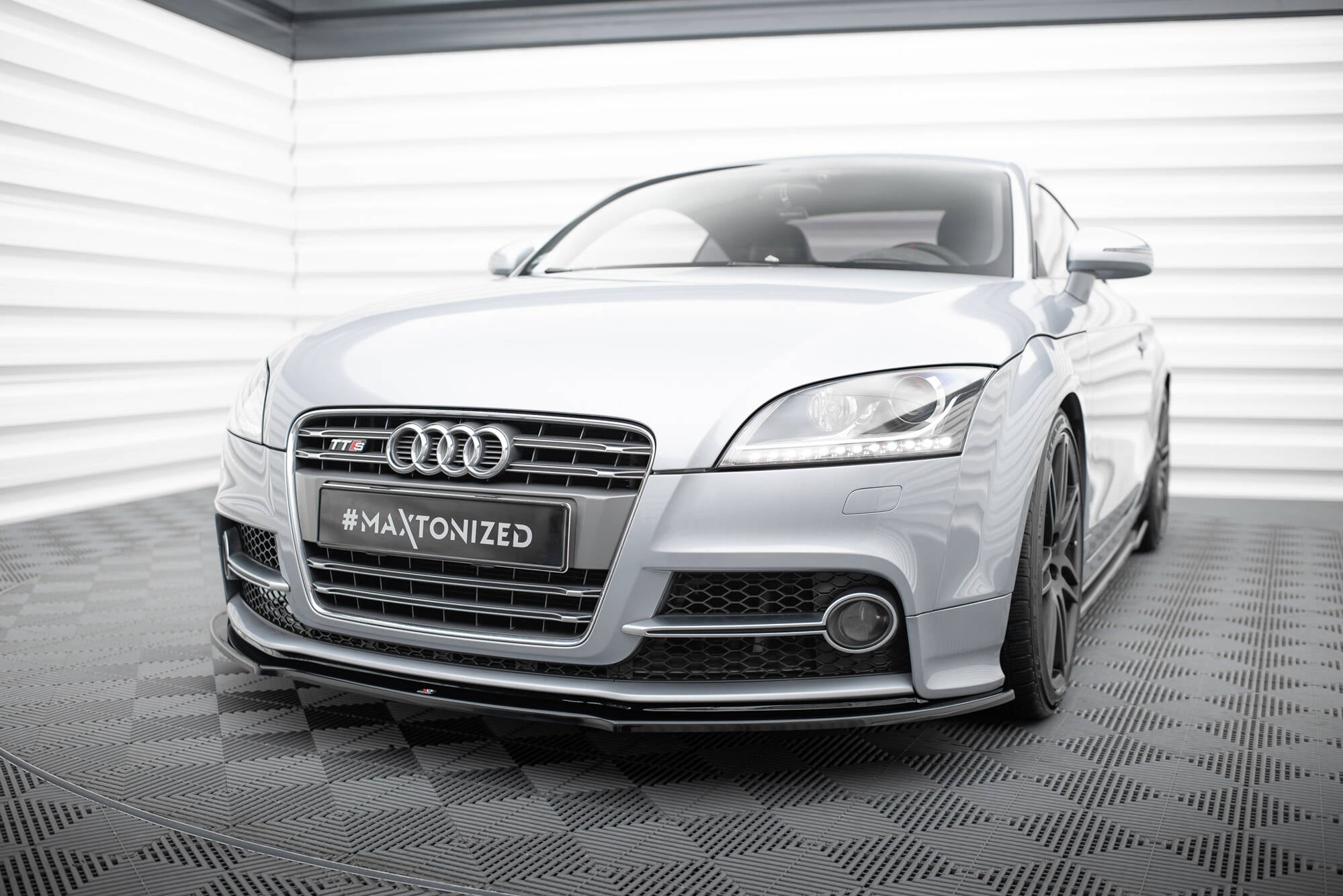 Front splits v.1 Audi tt s / tt s-line 8J facelift