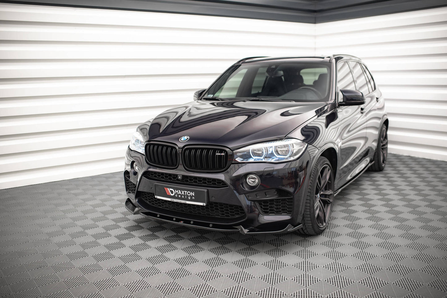 Etuosa jakautuu V.1 BMW X5 M F85 / X6 M F86