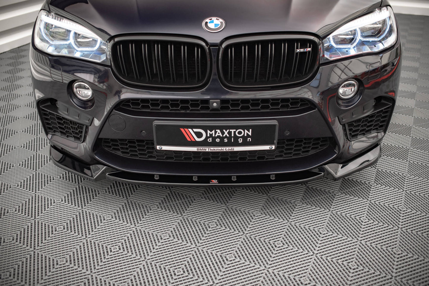 Etuosa jakautuu V.1 BMW X5 M F85 / X6 M F86