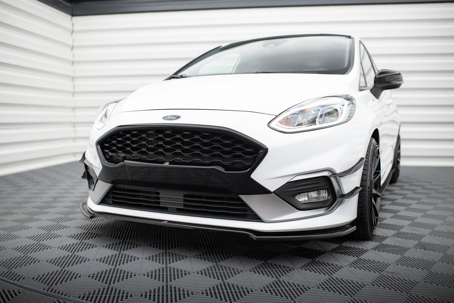 Front Splitter v.1 Ford Fiesta MK8 pcs / st-line