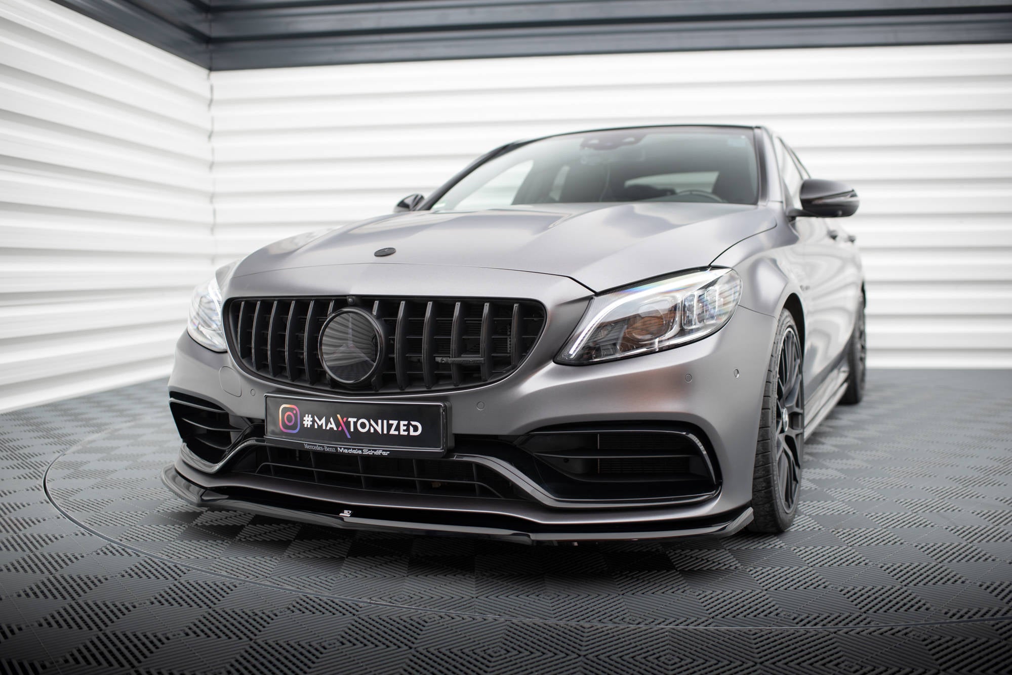 Front splitter v.1 mercedes-amg c63 sedan / estate w205 facelift