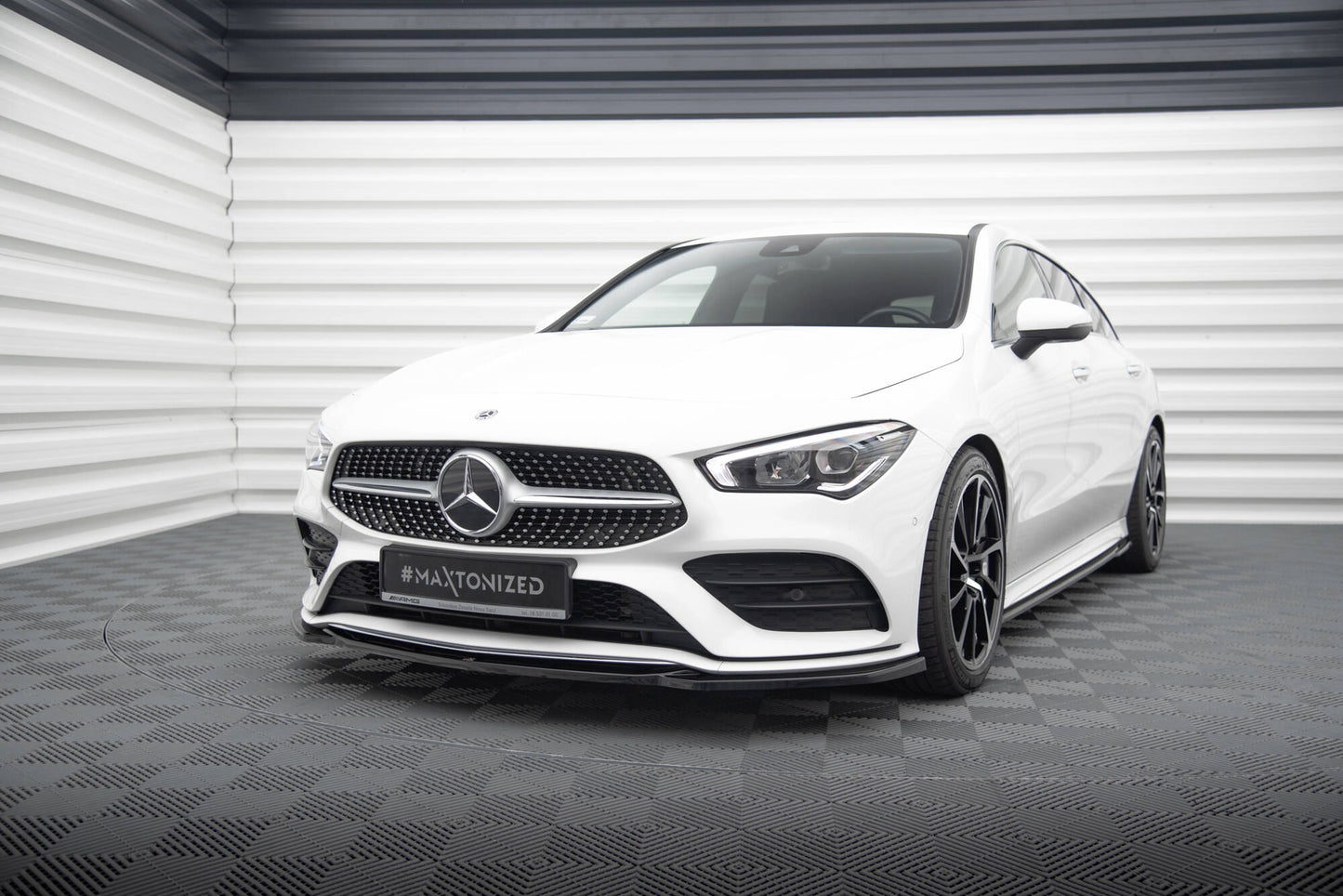 Front Splits v.1 Mercedes-Benz Cla A35 AMG / AMG-Line C118