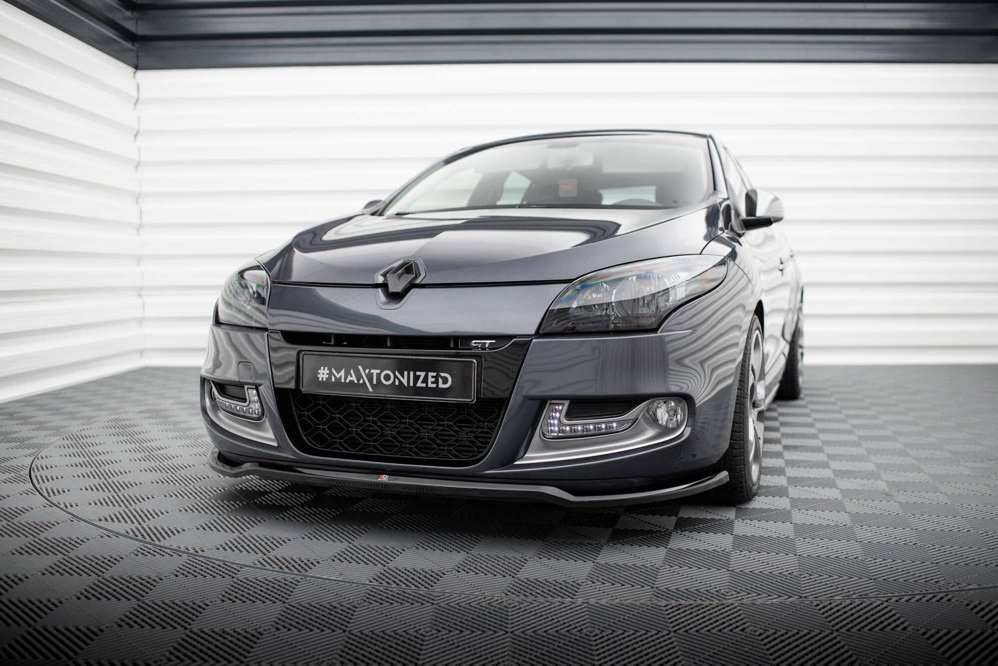 Front Splits v.1 Renault Megane GT MK3 Facelift