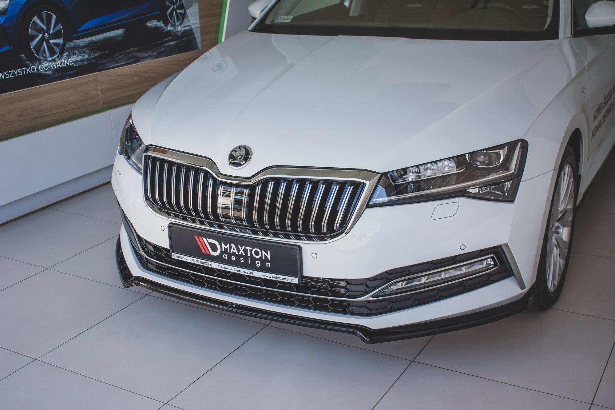 Front splitter v.1 skoda superb liftback / combi mk3 facelift
