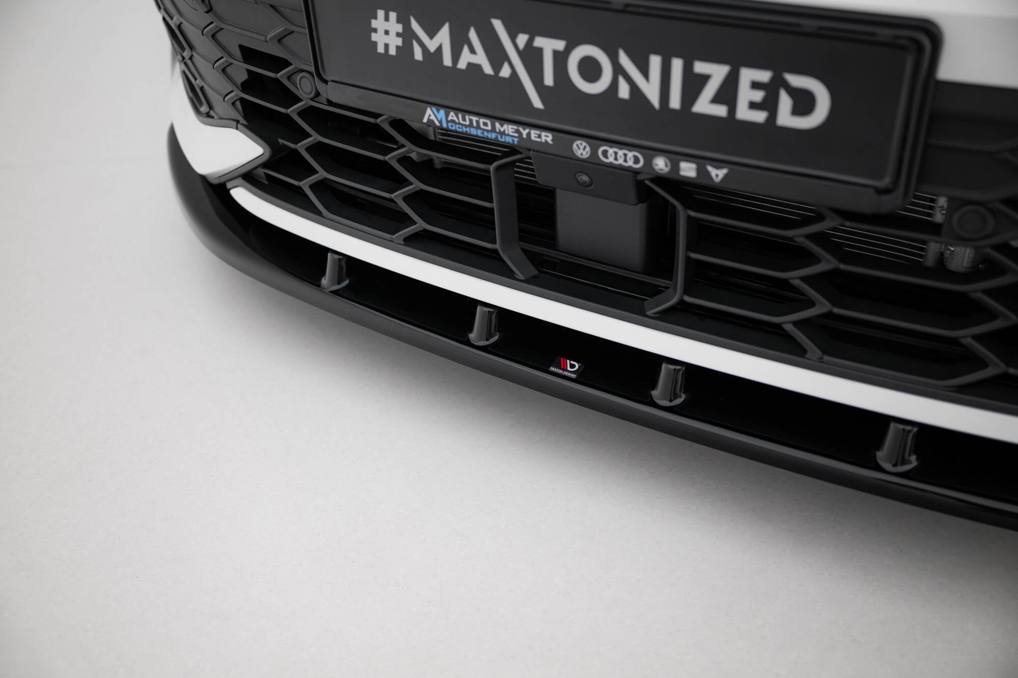 Front splitter v.1 volkswagen golf gti / gte / r-line mk8 facelift