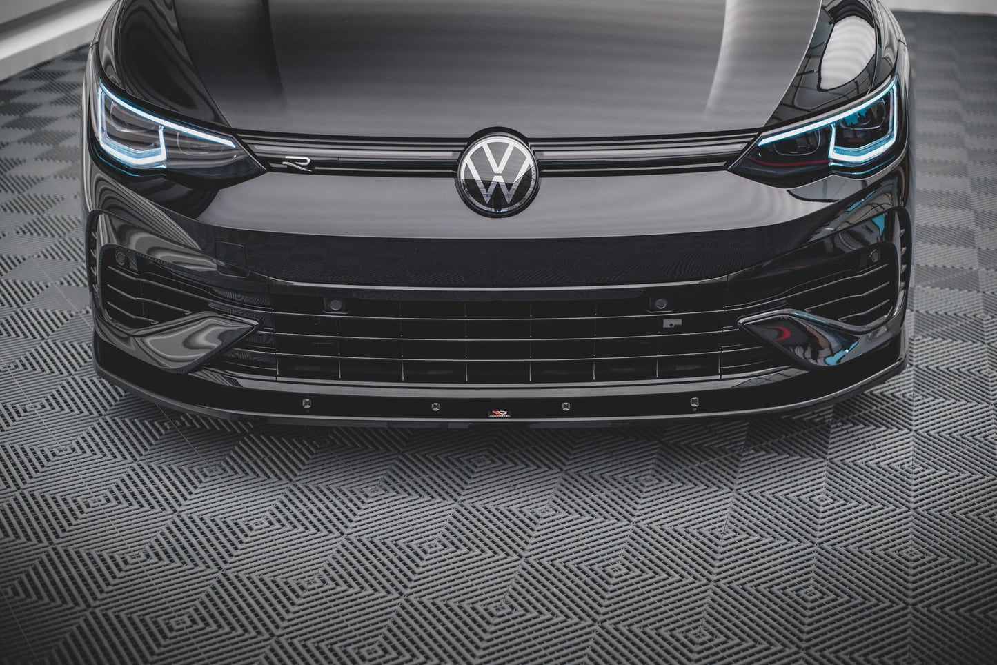 Front splitter v.1 volkswagen golf r mk8