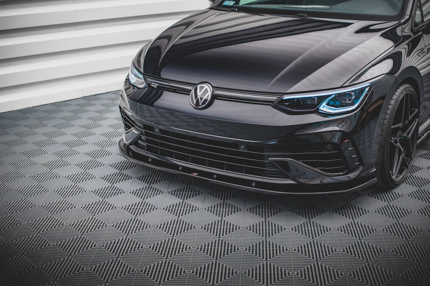 Front splitter v.1 volkswagen golf r mk8
