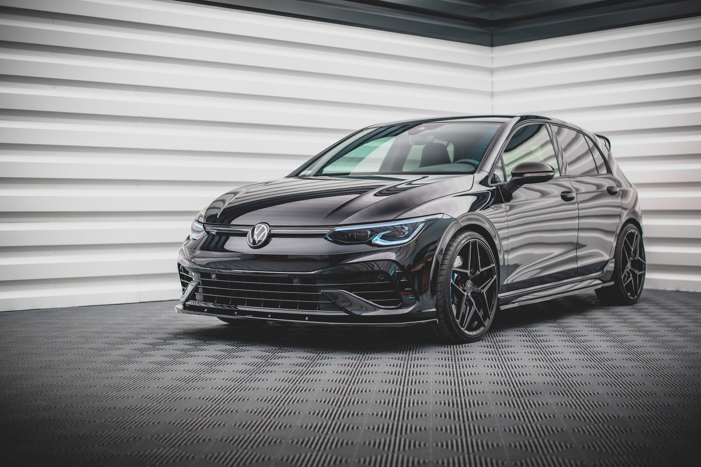 Front splitter v.1 volkswagen golf r mk8