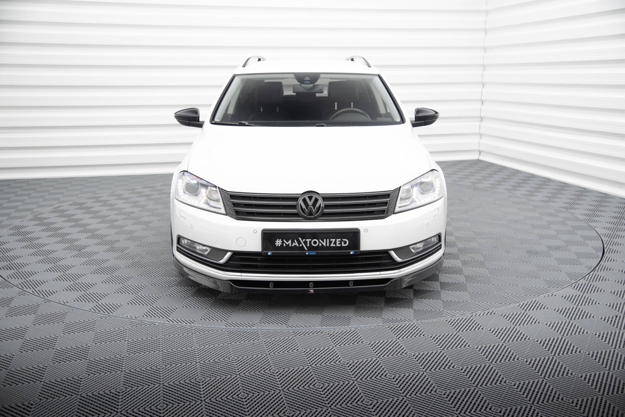 Front splitter v.1 volkswagen passat b7