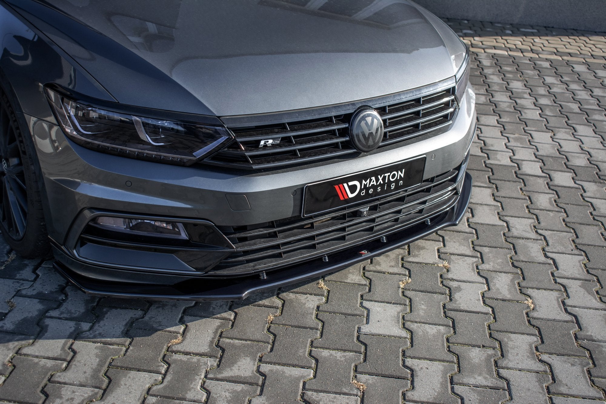 Front Splits v.1 Volkswagen Passat R-linja B8