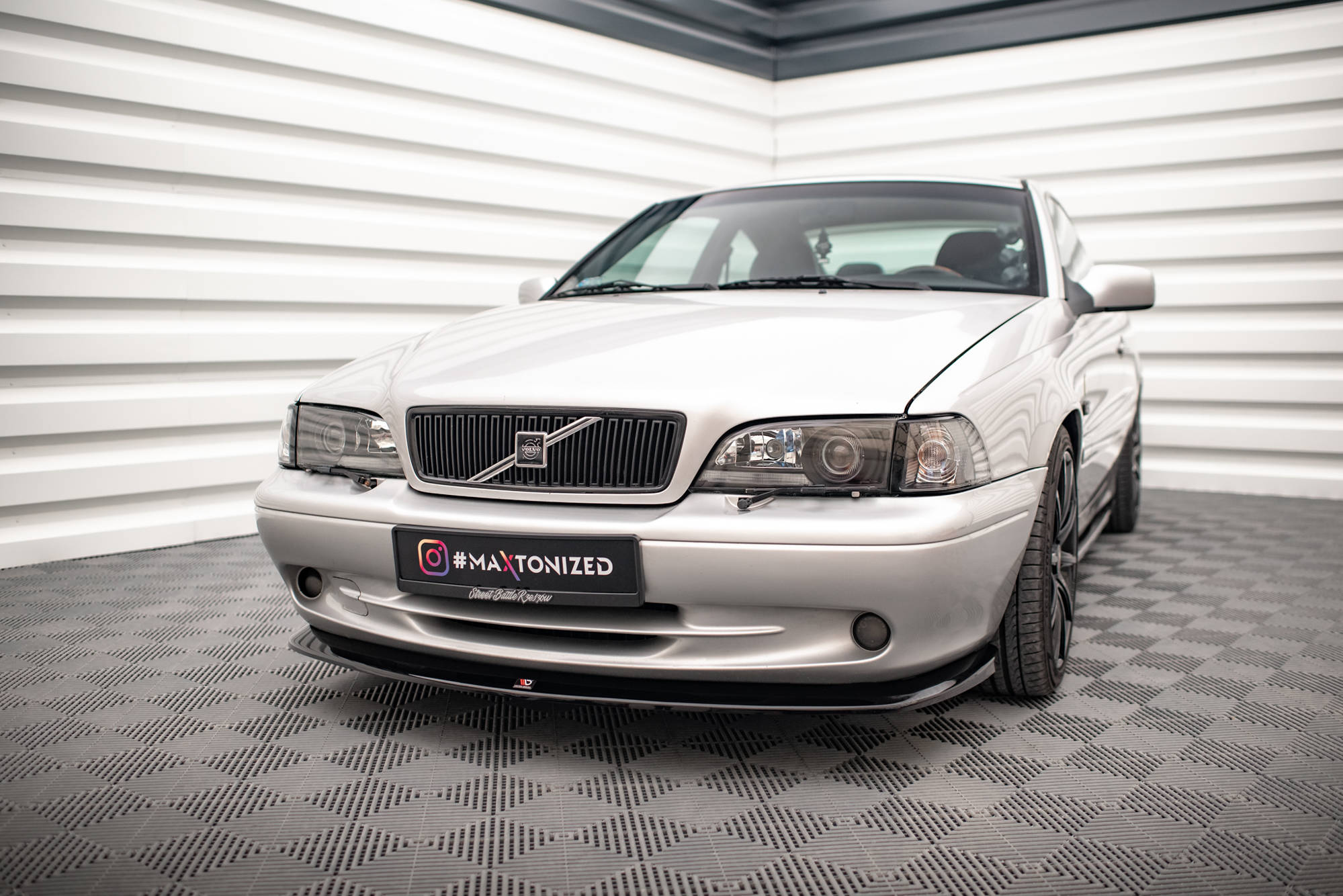 Front splits v.1 Volvo C70 MK1