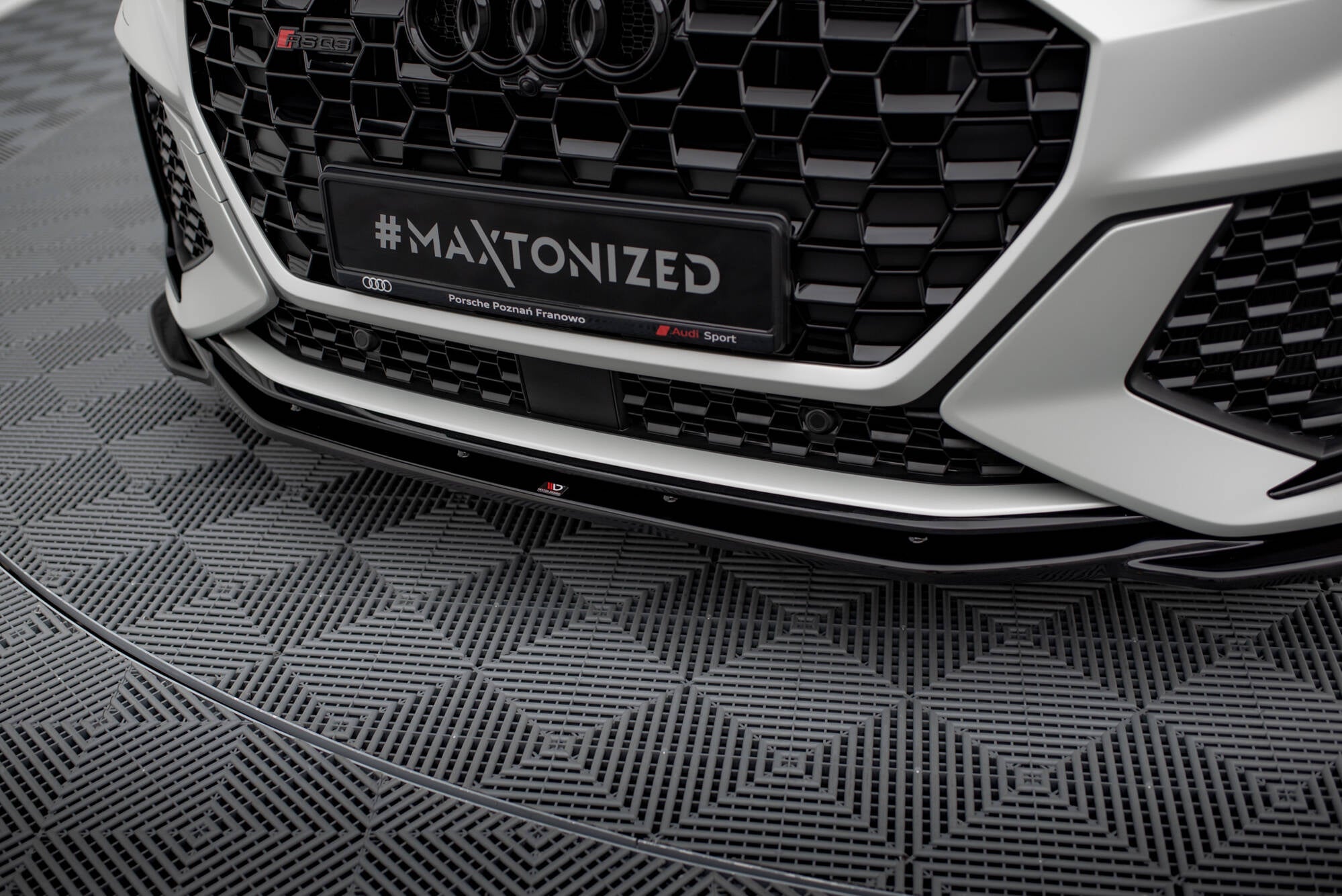 Front Splits v.2 Audi RSQ3 F3