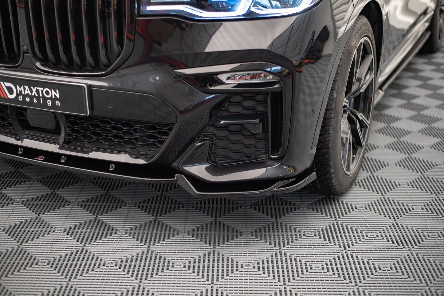 Front splits v.2 BMW X7 M-Pack G07