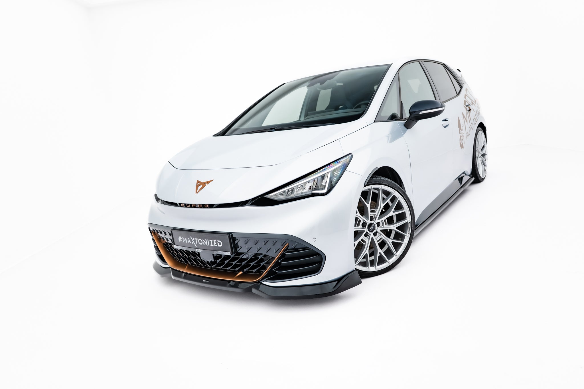 Etujakaja v.2 cupra born mk1