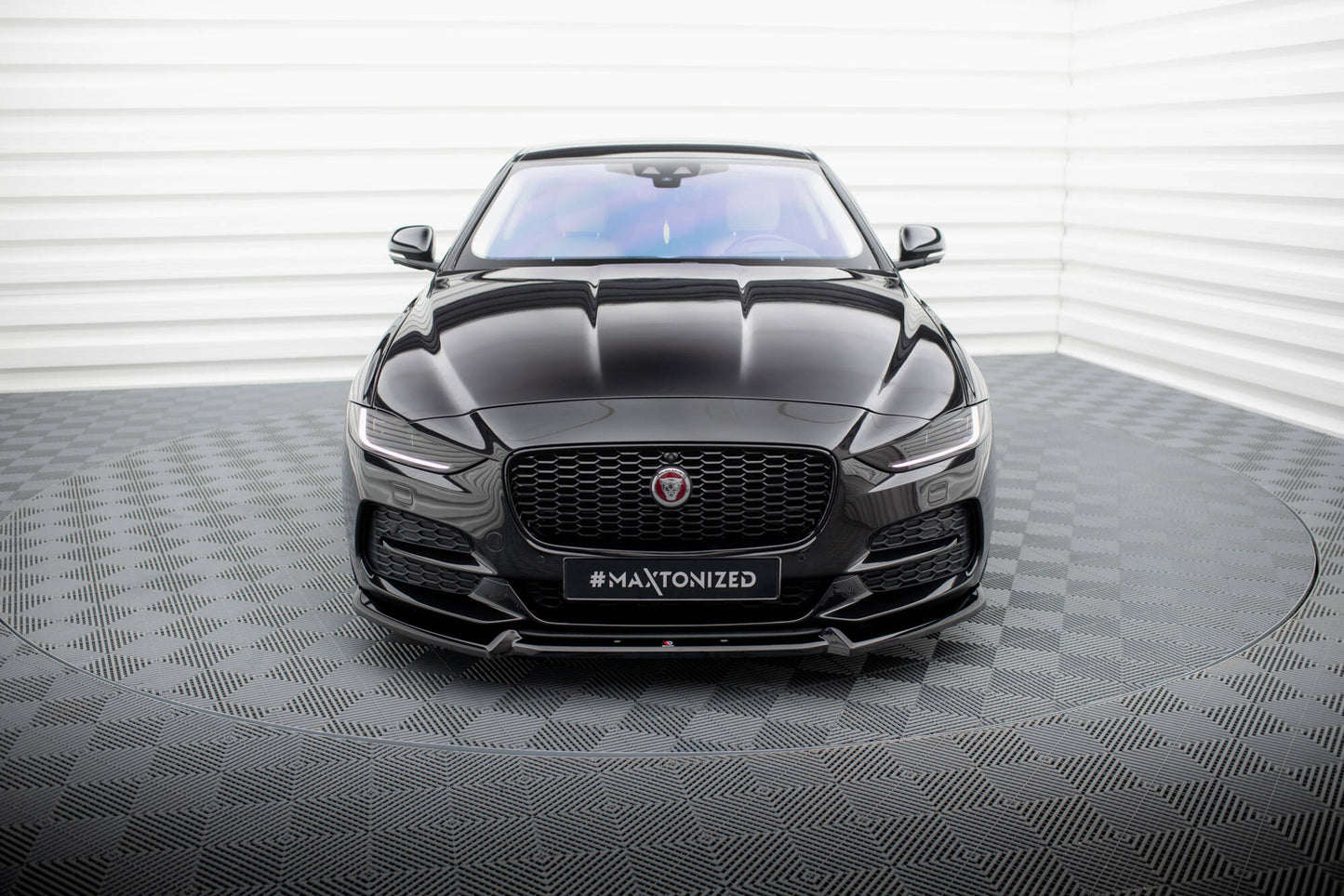 Front Splits v.2 Jaguar XE X760 Facelift