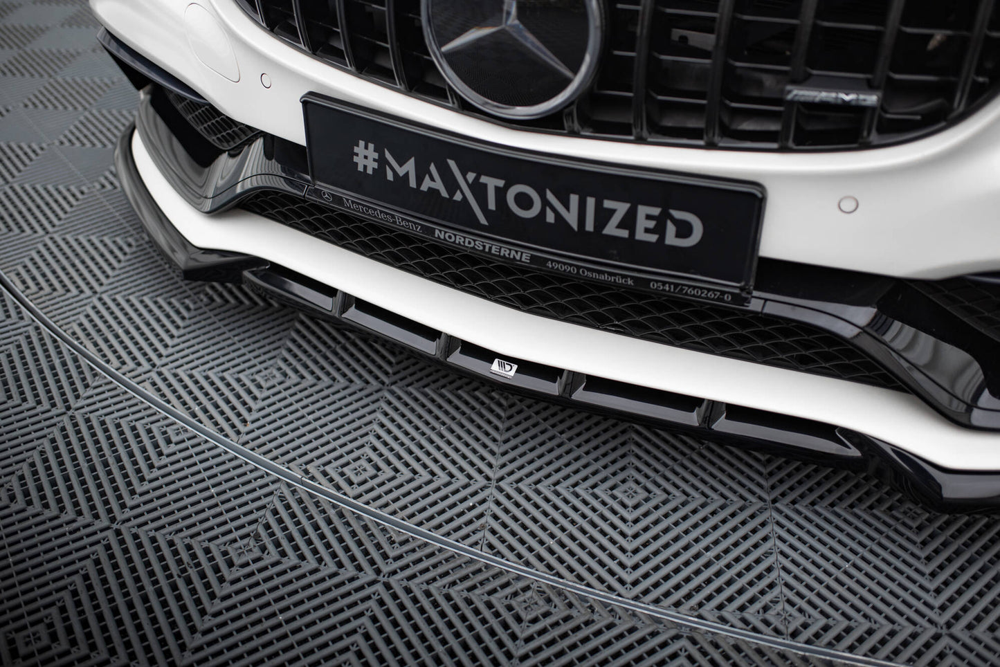 Front splitter v.2 mercedes-amg c63 sedan / estate w205 / s205