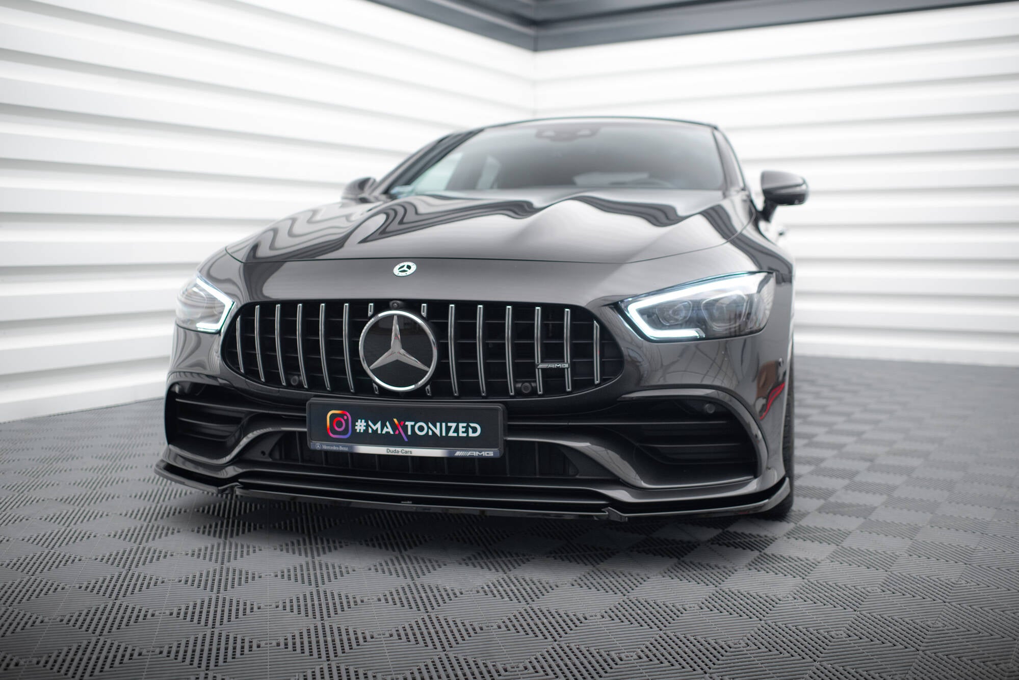 Front Shariter v.2 Mercedes-AMG GT 53 4-ovinen coupe
