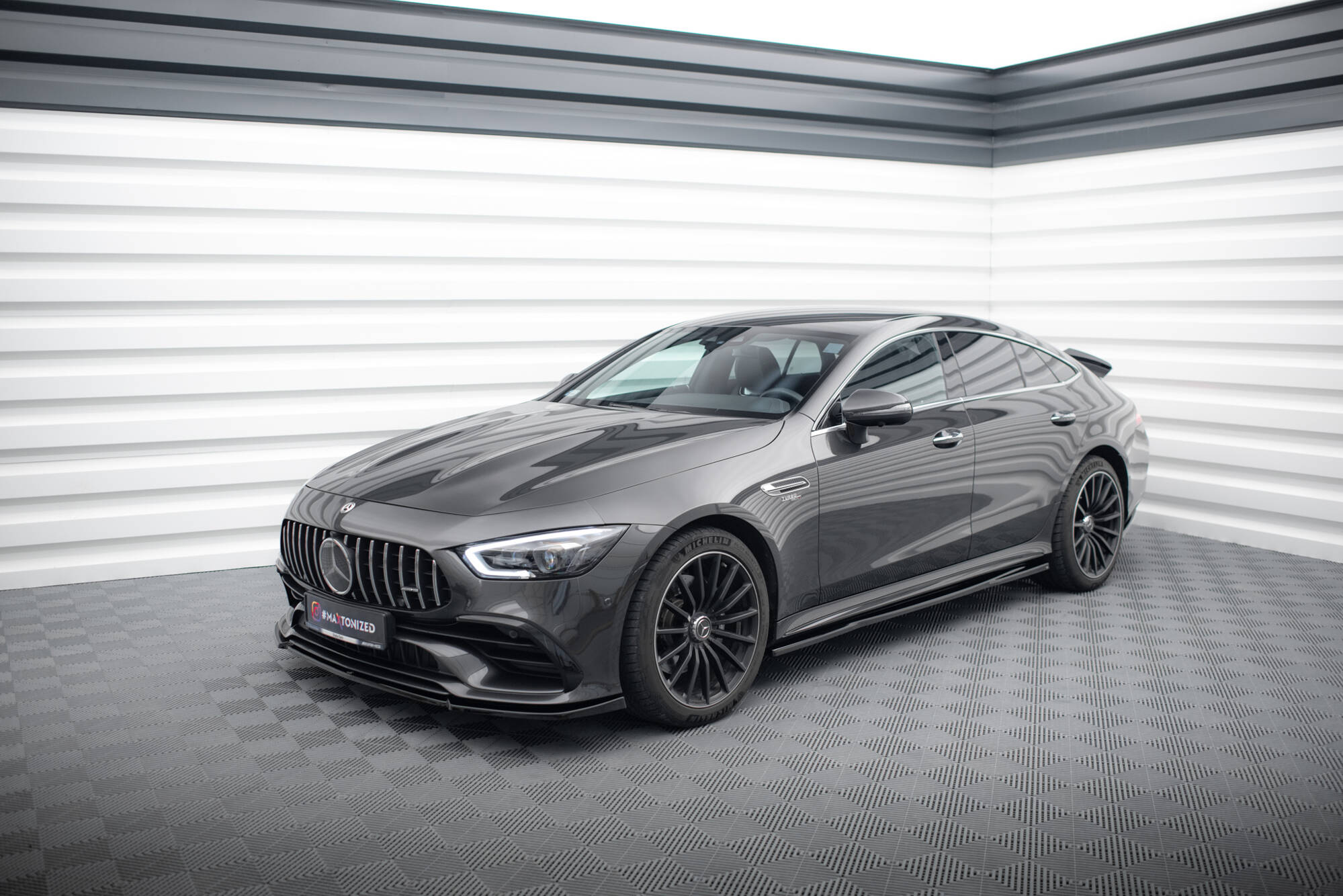 Front Shariter v.2 Mercedes-AMG GT 53 4-ovinen coupe